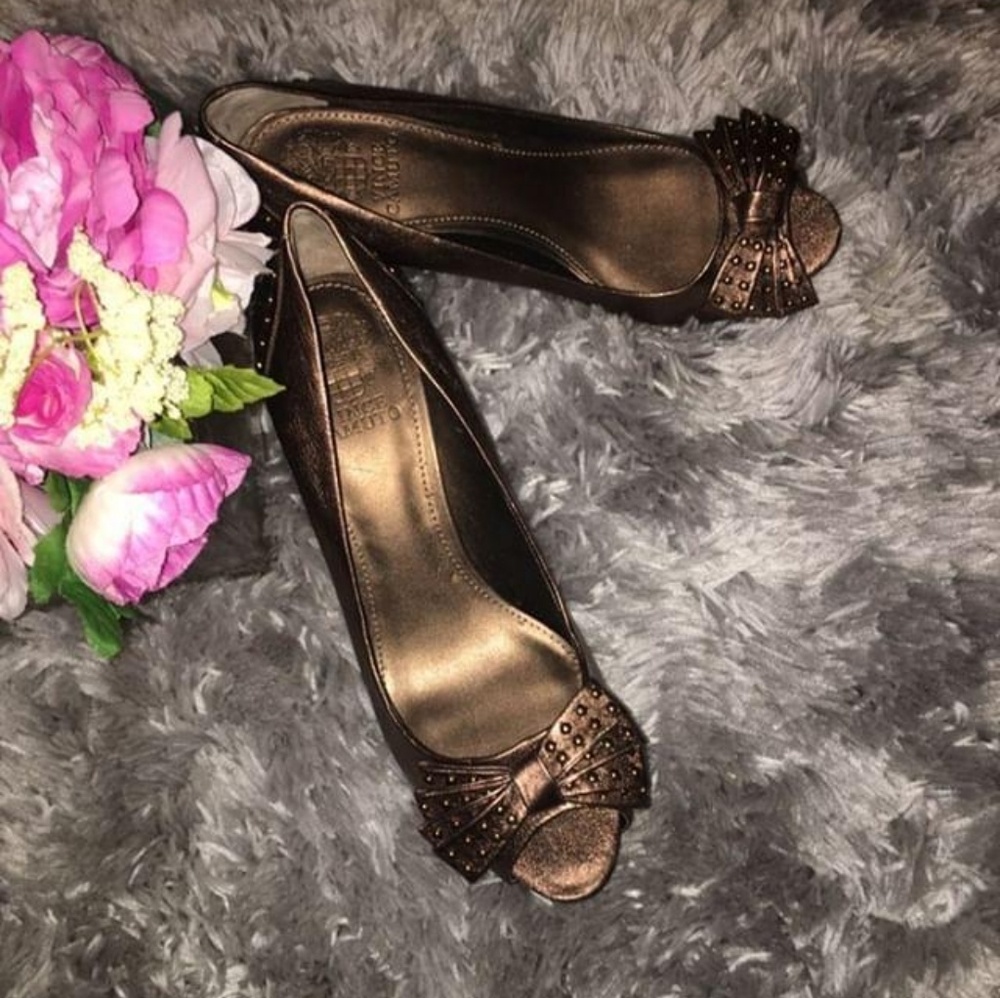 Vince Camuto bronze heels with bows
